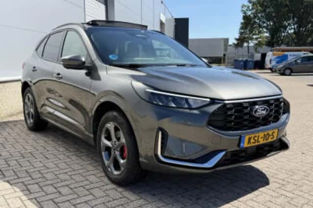 Ford Kuga (2026) thumbnail 3