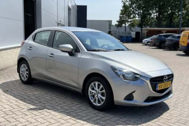 Mazda 2 (2016) thumbnail 3