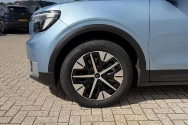 Ford Explorer (2025) thumbnail 6