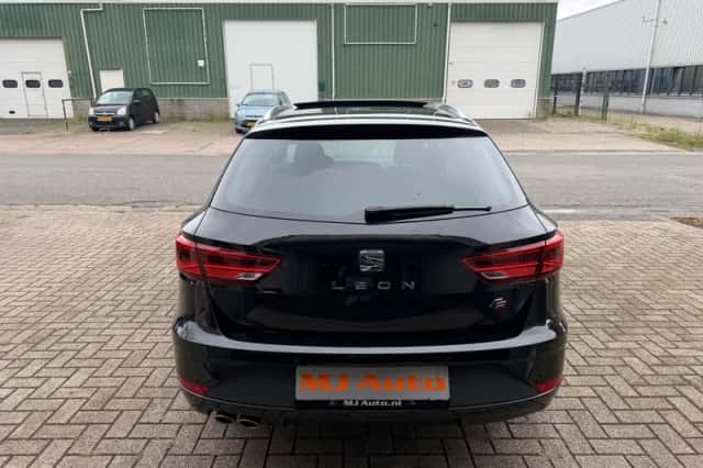 SEAT Leon (2019) thumbnail 4