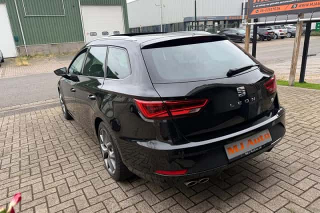 SEAT Leon (2019) thumbnail 5