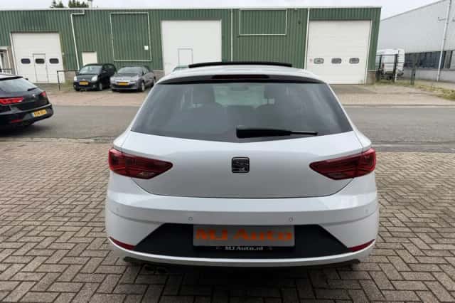 SEAT Leon (2017) thumbnail 4