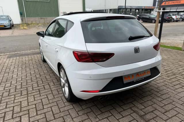 SEAT Leon (2017) thumbnail 5