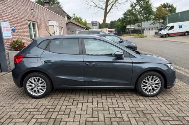 SEAT Ibiza (2019) thumbnail 2
