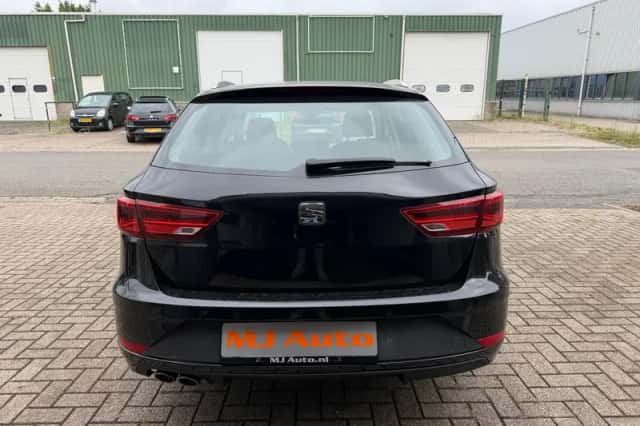 SEAT Leon (2018) thumbnail 4