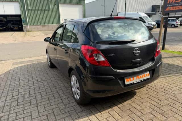 Opel Corsa (2014) thumbnail 5