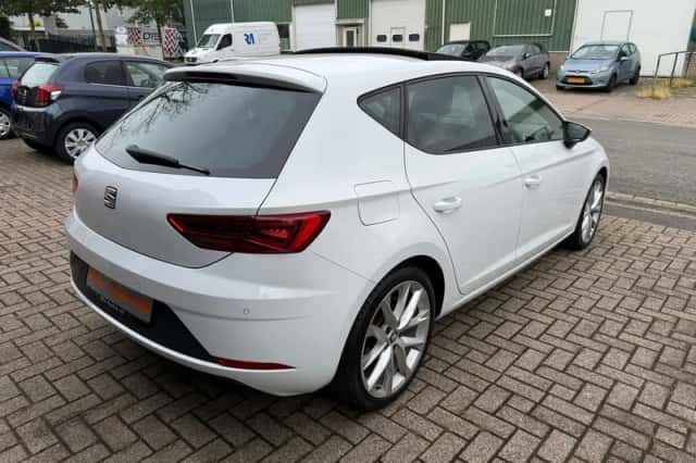 SEAT Leon (2017) thumbnail 1