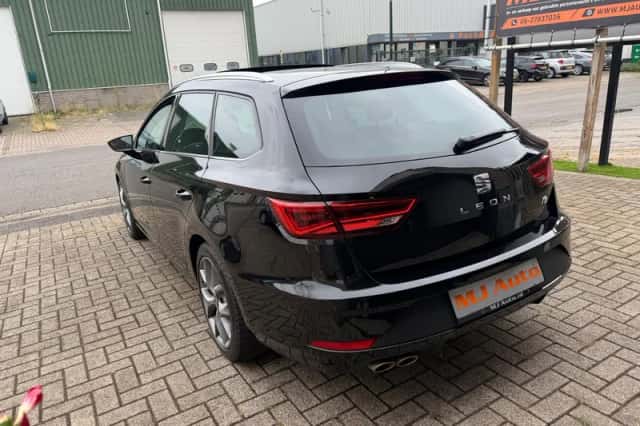 SEAT Leon (2019) thumbnail 5