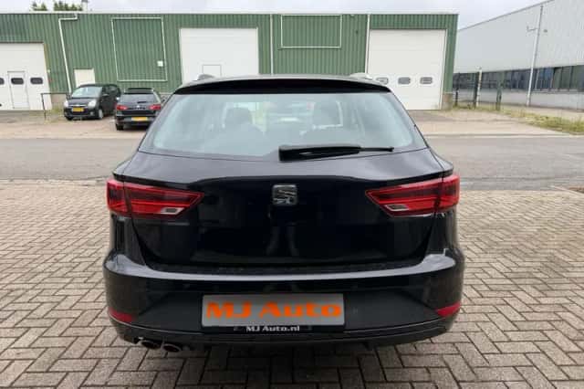 SEAT Leon (2018) thumbnail 4