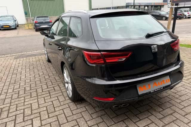 SEAT Leon (2018) thumbnail 5