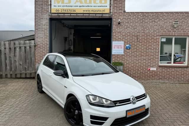 Volkswagen Golf (2015) thumbnail 1