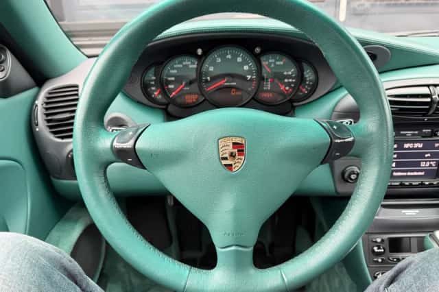 Porsche 911 (1999) thumbnail 2