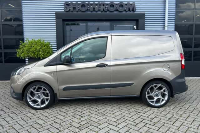 Ford Transit Courier (2019) thumbnail 2