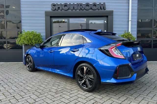 Honda Civic (2018) thumbnail 4