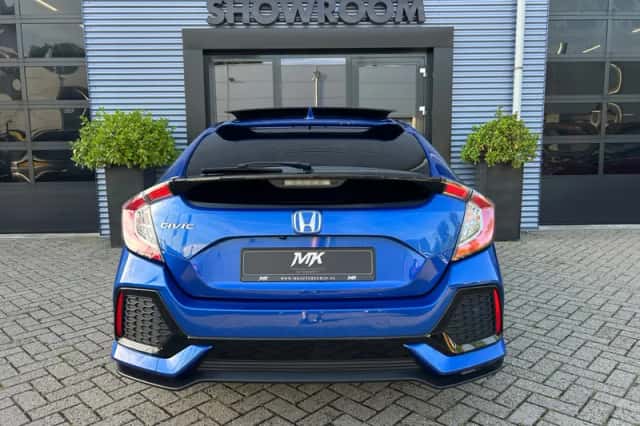 Honda Civic (2018) thumbnail 5