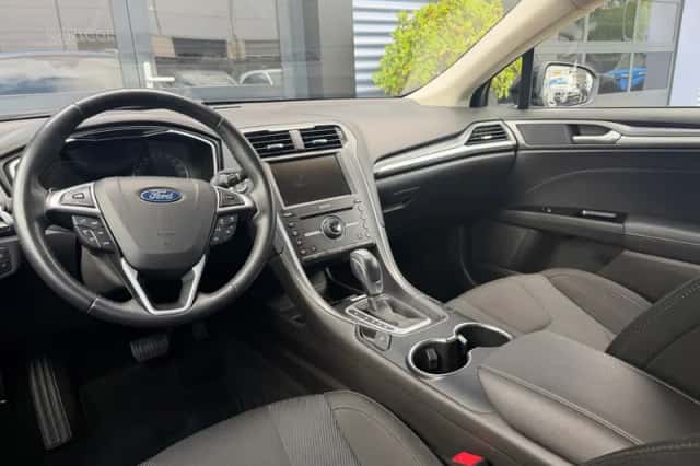 Ford Mondeo (2018) thumbnail 2