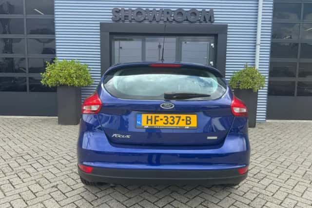 Ford Focus (2015) thumbnail 3