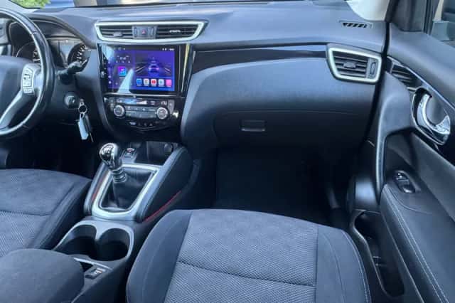 Nissan Qashqai (2015) thumbnail 2