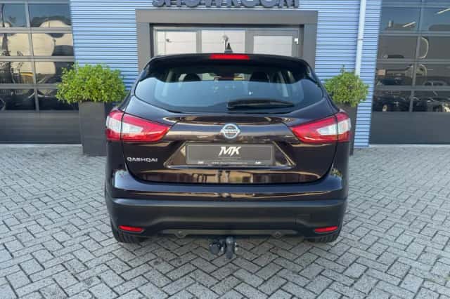 Nissan Qashqai (2015) thumbnail 3