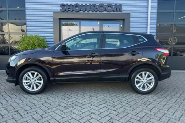 Nissan Qashqai (2015) thumbnail 4
