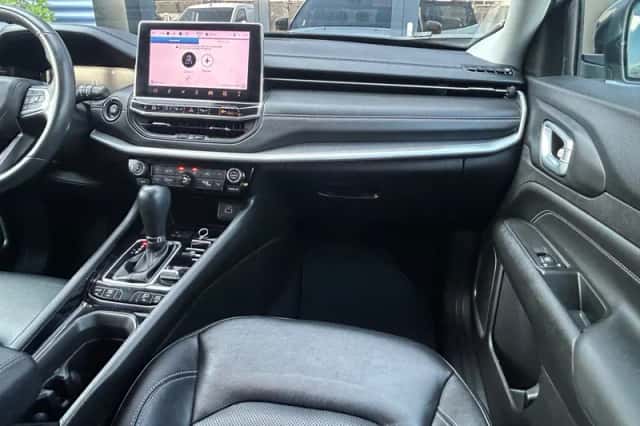 Jeep Compass (2022) thumbnail 2