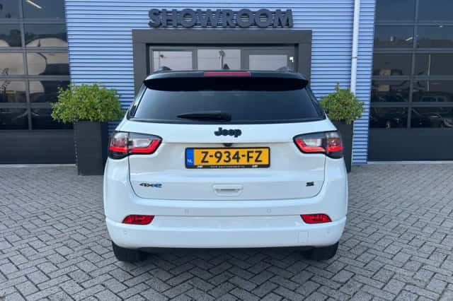Jeep Compass (2022) thumbnail 3