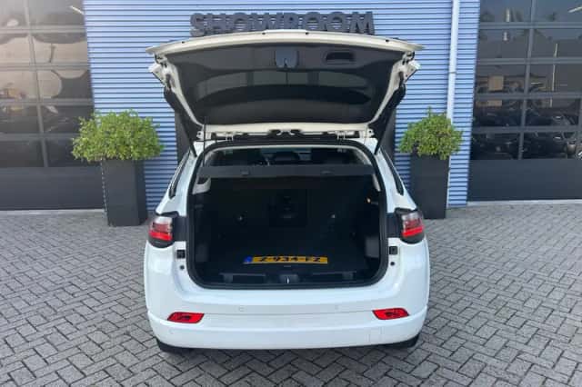Jeep Compass (2022) thumbnail 6