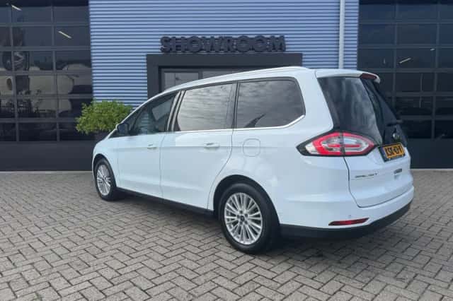 Ford Galaxy (2017) thumbnail 5