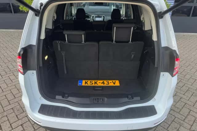 Ford Galaxy (2017) thumbnail 6