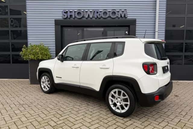 Jeep Renegade (2021) thumbnail 3
