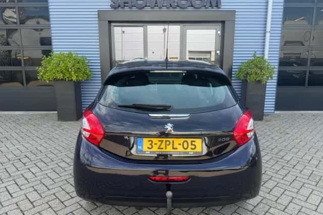 Peugeot 208 (2015) thumbnail 3