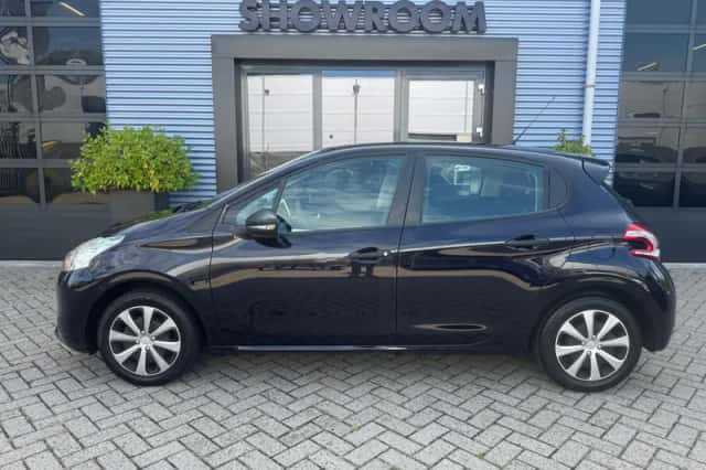 Peugeot 208 (2015) thumbnail 5