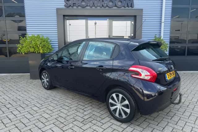 Peugeot 208 (2015) thumbnail 6
