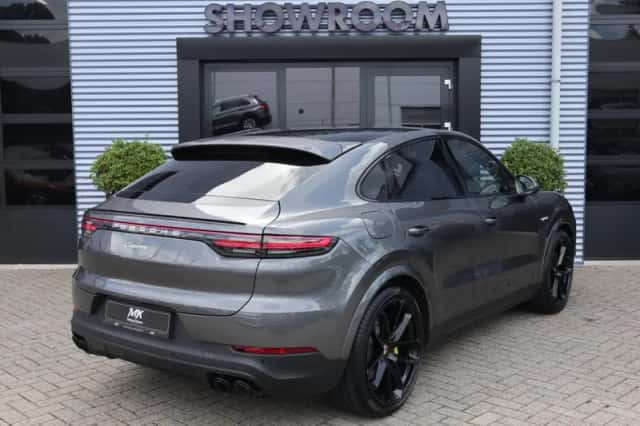 Porsche Cayenne (2019) thumbnail 1