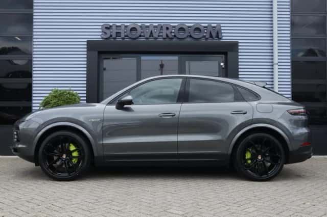 Porsche Cayenne (2019) thumbnail 2