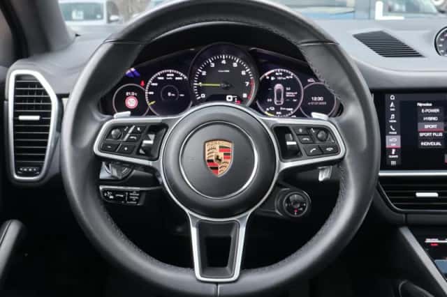 Porsche Cayenne (2019) thumbnail 4