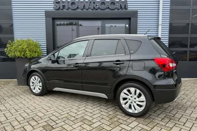 Suzuki S-Cross (2019) thumbnail 3