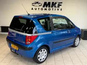 Peugeot 1007 (2005) thumbnail 5