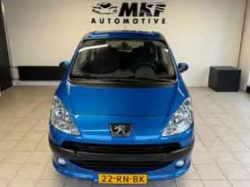 Peugeot 1007 (2005) thumbnail 6