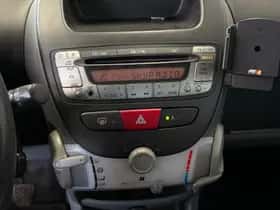 Peugeot 107 (2008) thumbnail 12