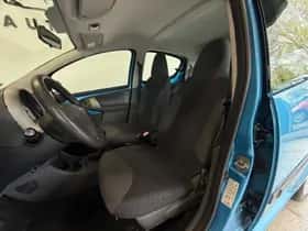 Peugeot 107 (2008) thumbnail 10