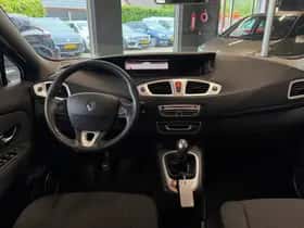 Renault Grand Scénic (2009) thumbnail 8