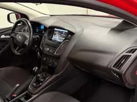 Ford Focus (2015) thumbnail 9