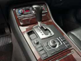 Audi A8 (2006) thumbnail 15