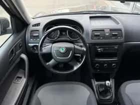 Škoda Yeti (2010) thumbnail 12