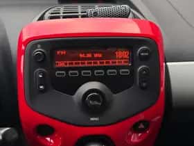 Toyota Aygo (2015) thumbnail 13