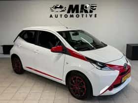 Toyota Aygo (2015) thumbnail 3