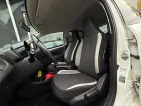 Toyota Aygo (2015) thumbnail 10