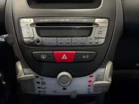 Peugeot 107 (2011) thumbnail 14
