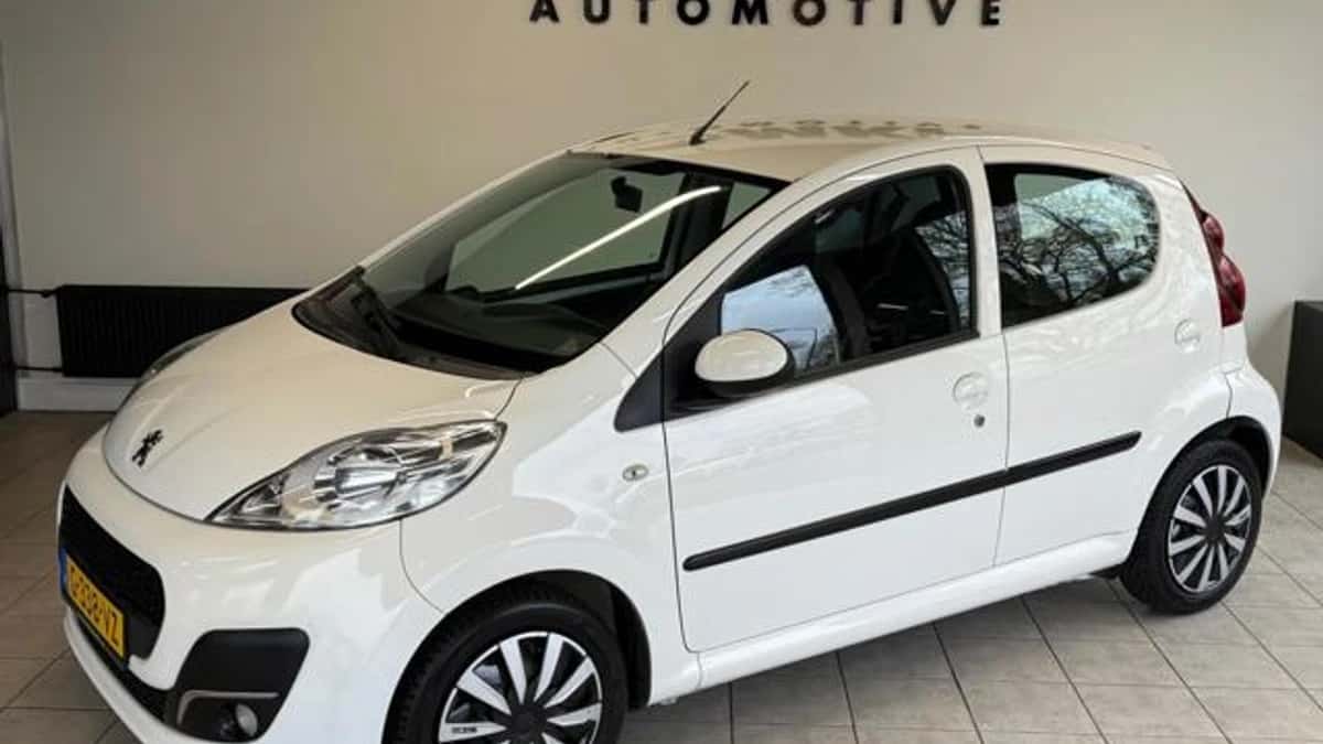 Peugeot 107 (2012) — foto 1